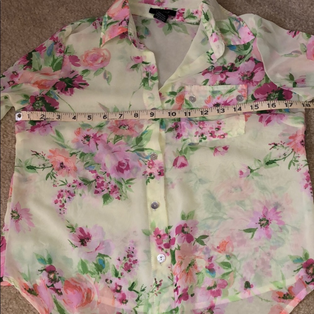 Light Yellow Floral Sheer Blouse - Size Small - Picture 6 of 6